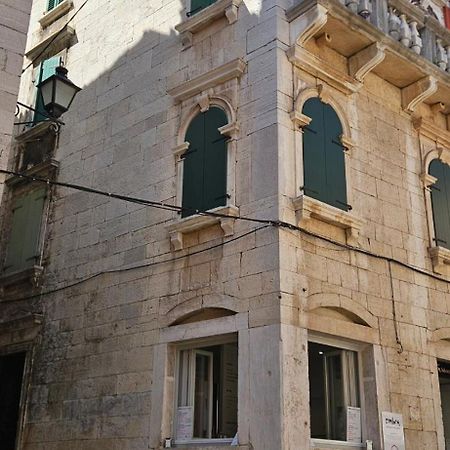 B&B Palace Basilico 1580. Ρόβινι Εξωτερικό φωτογραφία